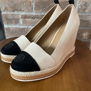 Tory Burch Wedge Espadrille Closed Black Cap Toe Women's Size 9 Light Beige Pump